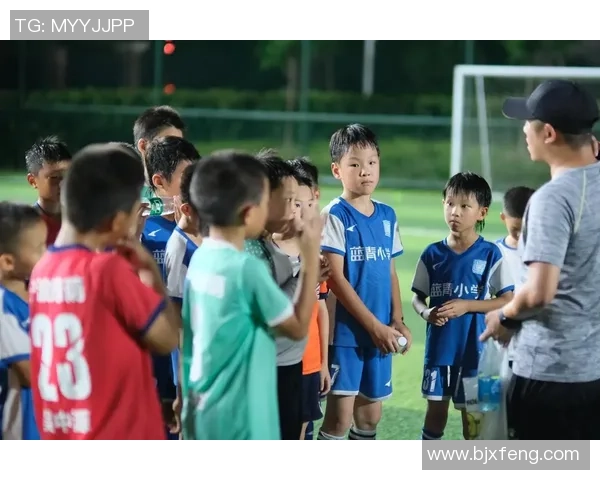 咸美顿奥林匹克与布罗德美度的精彩对决展现足球魅力与团队精神